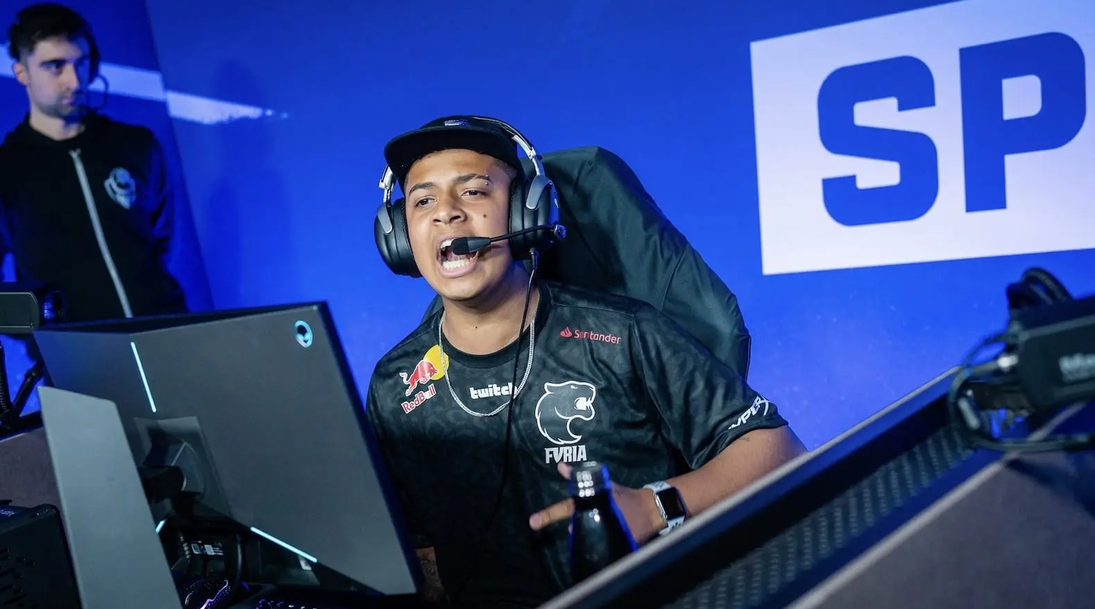 还展示了他 还展示了他